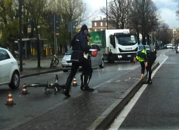 Rimini Incidente Ciclista Investito In Via Roma