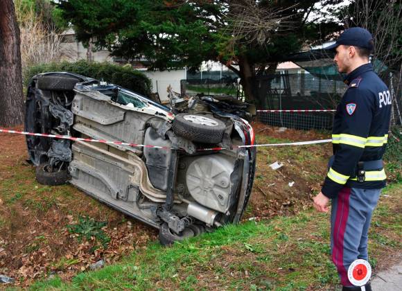 Rimini Incidente Paurosa Carambola Ferita La Figlia Dellex Sindaco