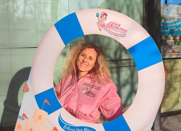 Il pullman di Miss mamma a Sanremo per dare visibilità al brand Bellaria