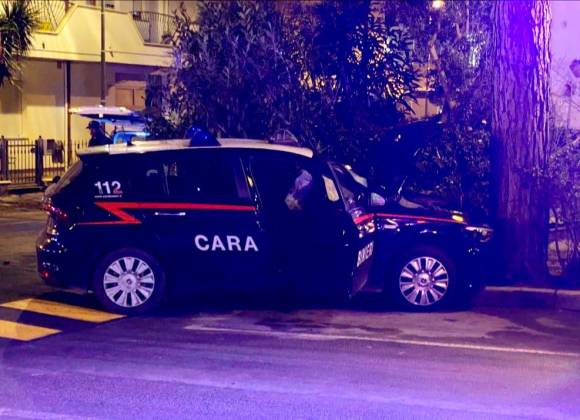 Cattolica Inseguono Unauto Che Aveva Saltato Un Posto Di Blocco E Si