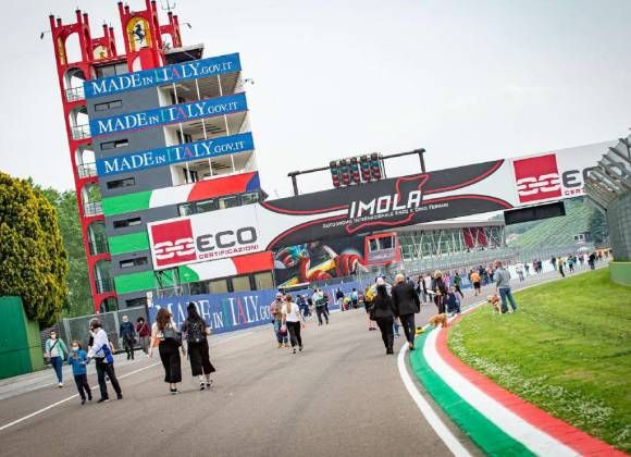 Imola L Autodromo Apre Le Porte Per Festeggiare I Anni