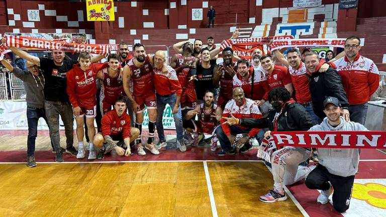 Basket A2 L Impresa Vintage Di RivieraBanca