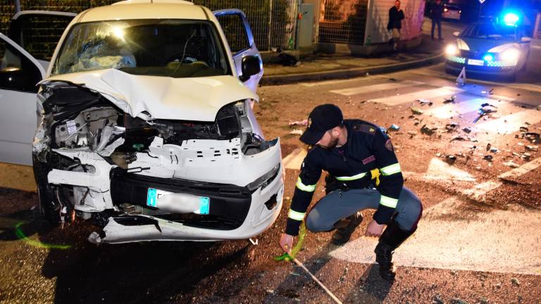 Rimini Incidente Terribile Frontale Sulla Marecchiese Ragazzina