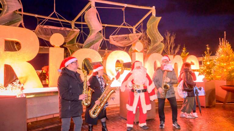 Babbo Natale è arrivato a Riccione con i lama Luna Terra e Forza