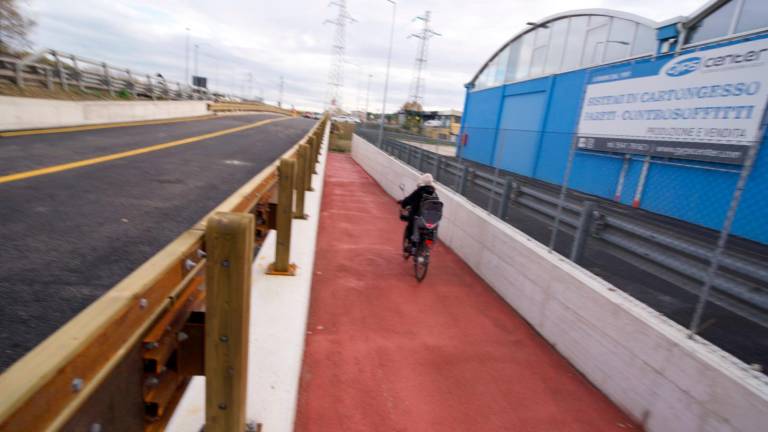 Rimini Ponte Sulla Via Tosca Svolta Per Il Quartiere Padulli Da