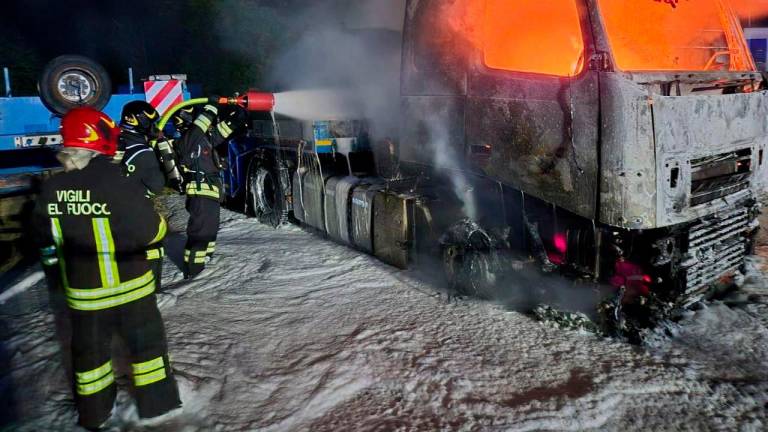 Incendio Nella Notte A Forl In Via Campo Dei Fiori In Fiamme Un