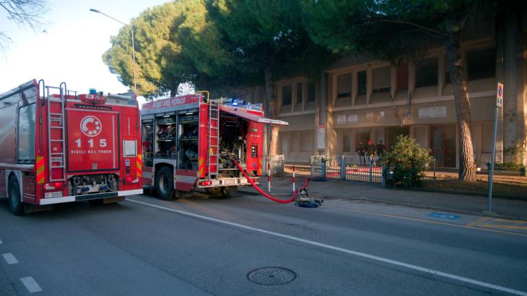 Ravenna Lincendio Alla Scuola Don Minzoni Costa Al Comune Mila Euro