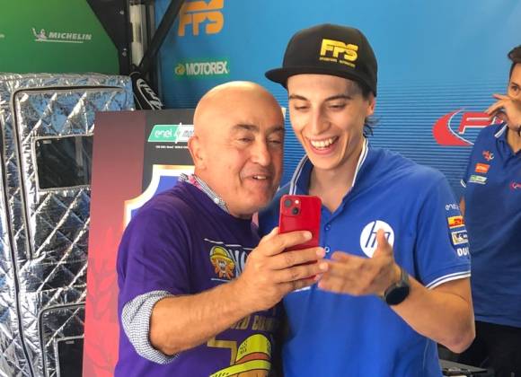 MotoGp A Misano La Gag Di Paolo Cevoli Con Il Neo Campione Mattia