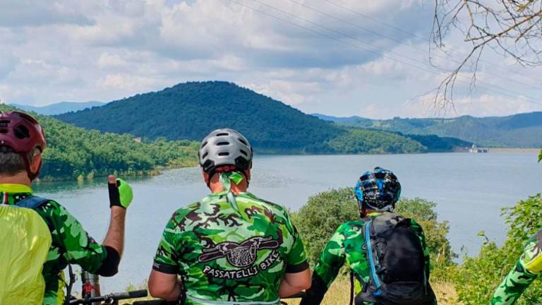 Ciclisti di Cesena sui pedali dalla sorgente alla foce del Tevere