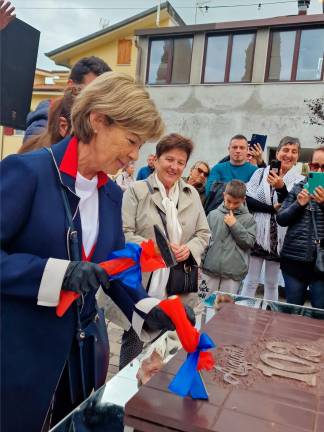 Una tavoletta di cioccolato di 30 chili per il compleanno di Riccione - Gallery