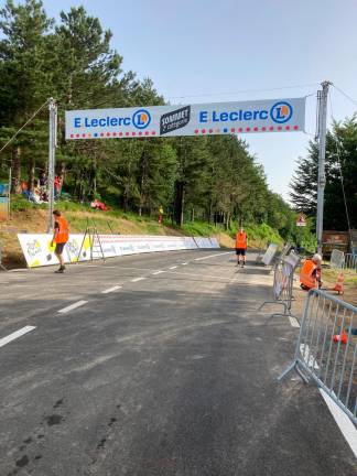 Tour in Romagna, valico dei Tre Faggi si popola tifosi VIDEO