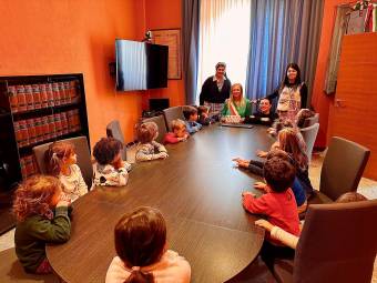 Coriano, visita a sorpresa dei bimbi delle Scuole Maestre Pie in Comune