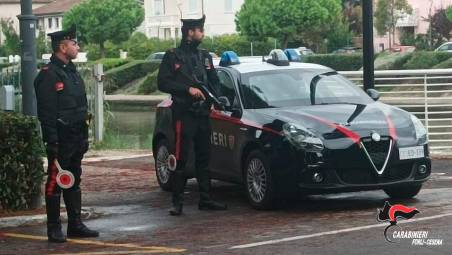 Gambettola, ubriaco e con arnesi da scasso in un’area commerciale: denunciato dai Carabinieri