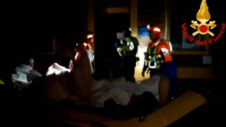 Maltempo a Forlì, i Vigili del Fuoco salvano 7 disabili in una residenza sanitaria VIDEO