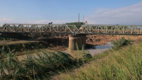 Maltempo in Romagna, liberato il letto del Lamone sotto il ponte della ferrovia