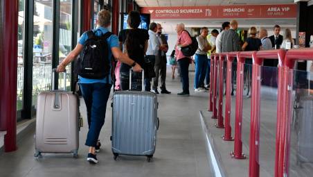 Corsini: “La Regione sta investendo 15 milioni sugli aeroporti romagnoli, c’è spazio per tutti”
