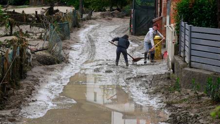 Il fango portato dall’alluvione a Modigliana (foto Fabio Blaco)