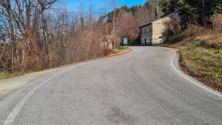 Da Forlì al vulcano di Monte Busca lungo uno dei tracciati iconici per gli appassionati di ciclismo lungo le strade che portano in Toscana