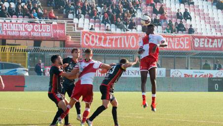 Sulayman Jallow in elevazione nella gara con la Torres