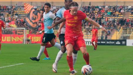 Paolo Rrapaj in azione con i giallorossi (foto MASSIMO FIORENTINI)