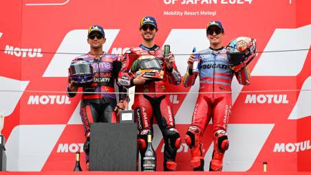 Jorge Martin, Pecco Bagnaia e Marc Marquez sul podio di Motegi