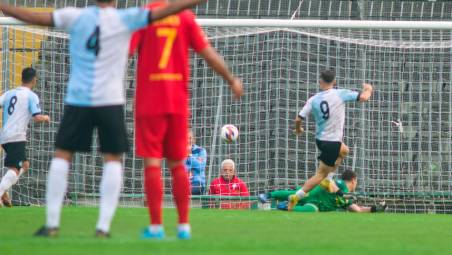 Il gol di Giometti del provvisorio 0-1 (Fiorentini)