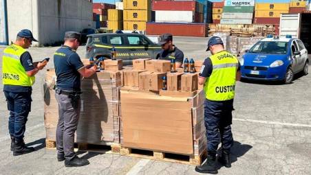 Ravenna, sequestrato un container con quasi 2.000 cosmetici cancerogeni