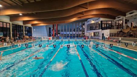 Forlì, nuova illuminazione alla piscina comunale