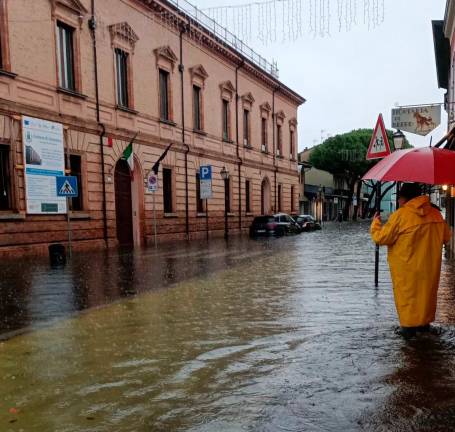 Maltempo a Cesenatico, caduti 100 millimetri di pioggia in poche ore, chiuso un tratto di viale Carducci - Gallery