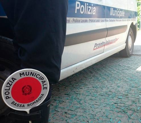Castel Bolognese, il sindaco ringrazia la vigilessa che ha salvato un giovane che voleva togliersi la vita: “Esempio di lucidità, umanità e prontezza”