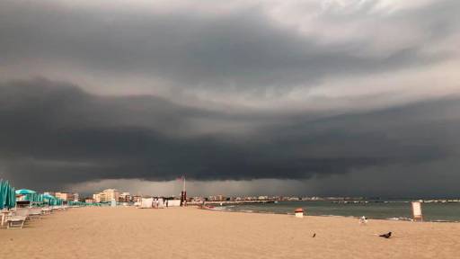 Allerta Meteo Prolungata Fino Alla Mezzanotte Di Domani Rischio Temporali Con Danni