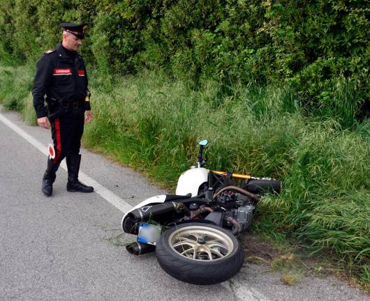 Riccione Incidente Con La Moto Contro Unauto Giovane Gravissimo Gallery 6498