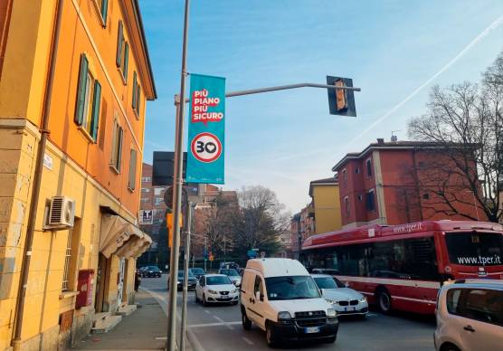 Bologna, sì al referendum consultivo contro la città a 30 all’ora