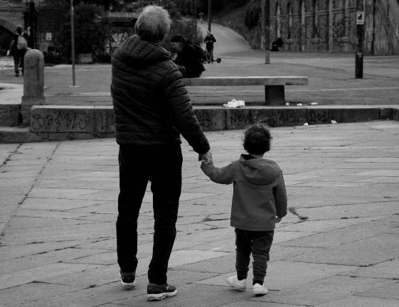 “I nuovi genitori? Oggi sono i nonni”: Forlì ne celebra l’importanza