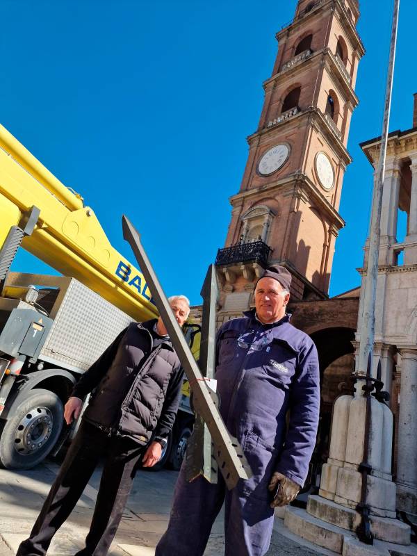 Faenza, Torre Civica: lavori all’orologio, rimosse le lancette