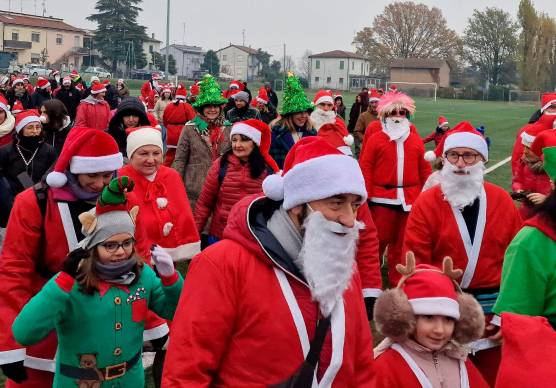 Lugo, la camminata dei Babbi Natale torna domenica 1 dicembre: ecco come partecipare