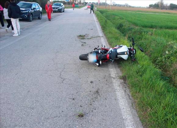 Cesena Incidente Scontro Tra Una Moto Guidata Da Un Minorenne E Una