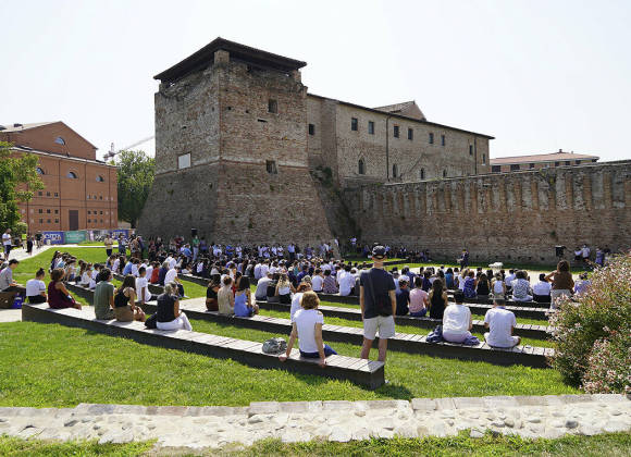 Rimini celebra i suoi 174 ragazzi super diplomati Fotogallery