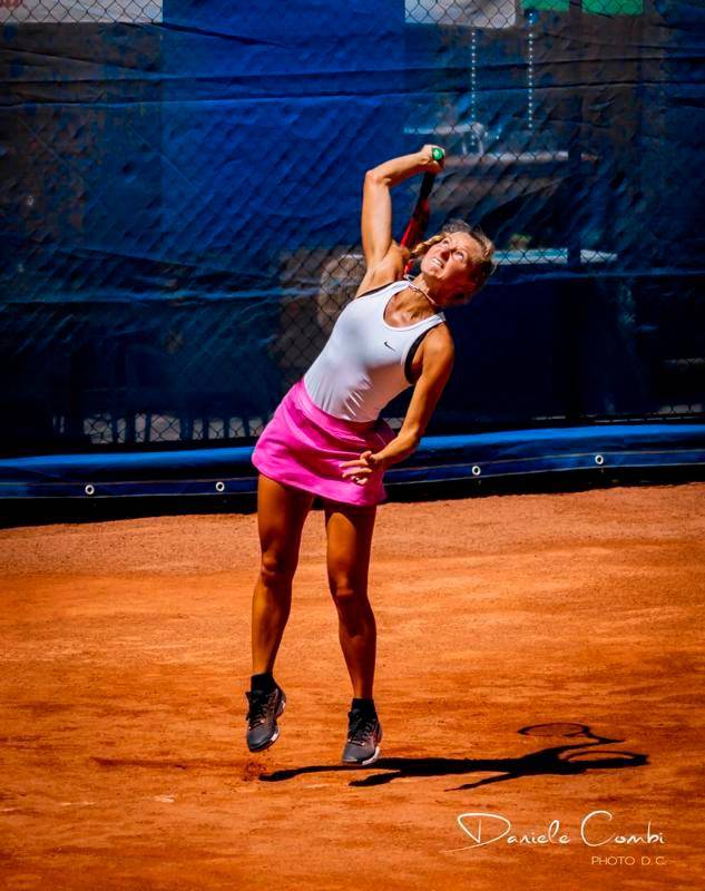 Tennis, una splendida Alessandra Mazzola avanza a Grado
