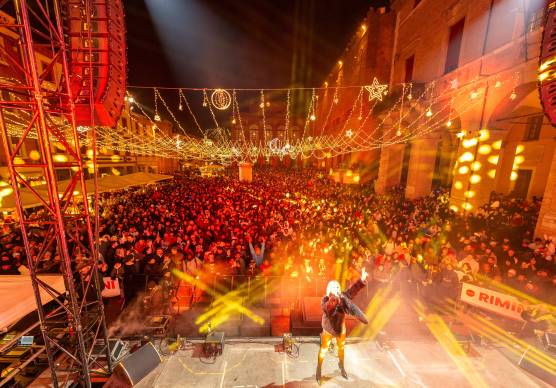 Rimini, festa per 40mila GALLERY