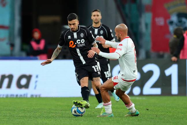 Manolo Adamo contro Ahmad Benali (foto Rega)