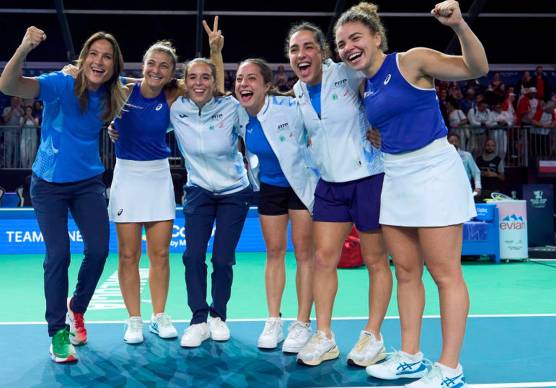 Tennis Billie Jean King Cup, L’Italia delle romagnole Lucia Bronzetti e Sara Errani vince il Mondiale a squadre per la quinta volta