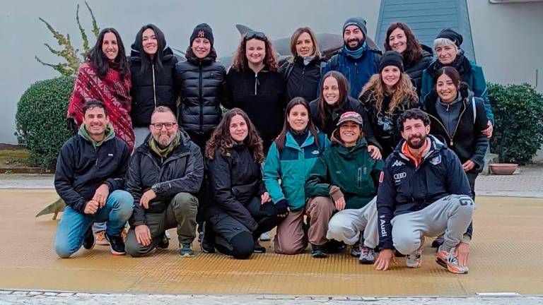 Riccione, cinofili a scuola da addestratori di delfini, falconieri e keeper di animali esotici