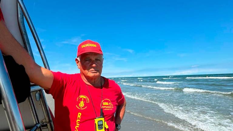 Cesenatico, l’addio alla maglia rossa del Salvataggio di Zavalloni: “Quasi 50 anni sempre tra la gente”