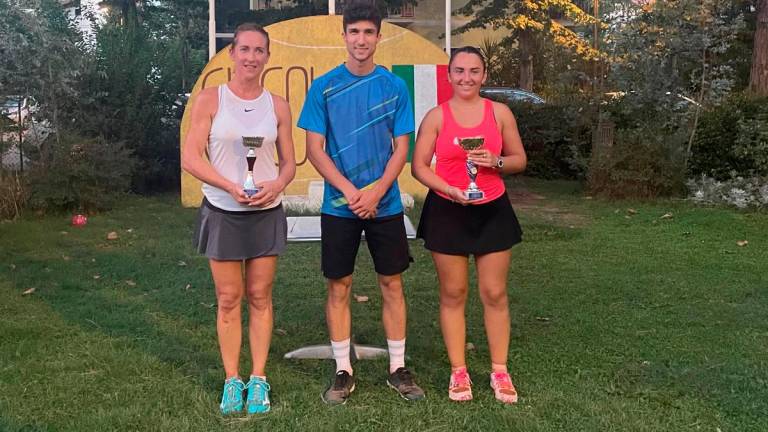 Tennis, Terranova re del Parckin: vince in singolare e doppio con Gnoli, tra le donne la spunta Lucia Bassi