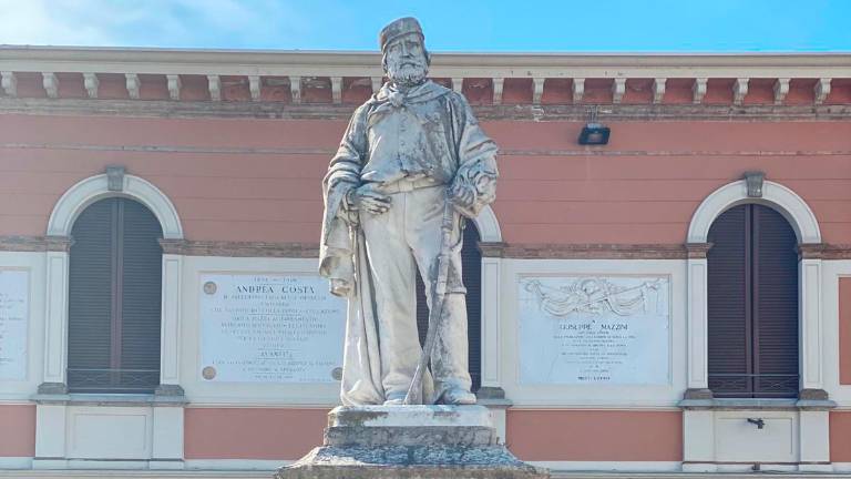 Cesenatico, via al restauro della statua di Garibaldi che in agosto compie 140 anni