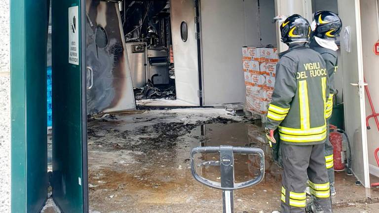 Incendio allo stabilimento Riccione Piadina a San Giovanni in Marignano - foto