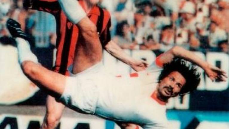 L’iconico gol di Nello Saltutti in Rimini-Milan 2-2 del 7 giugno 1981