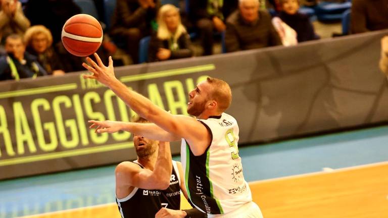 Basket B, Garelli: “Blacks, primo quarto inaccettabile”