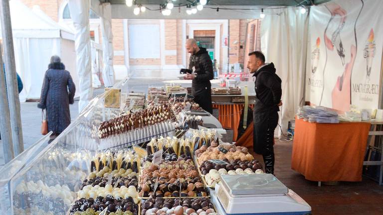 Ravenna, anche le scarpe col tacco di cioccolato ad “Art e Ciocc” in Piazza del Popolo - Gallery